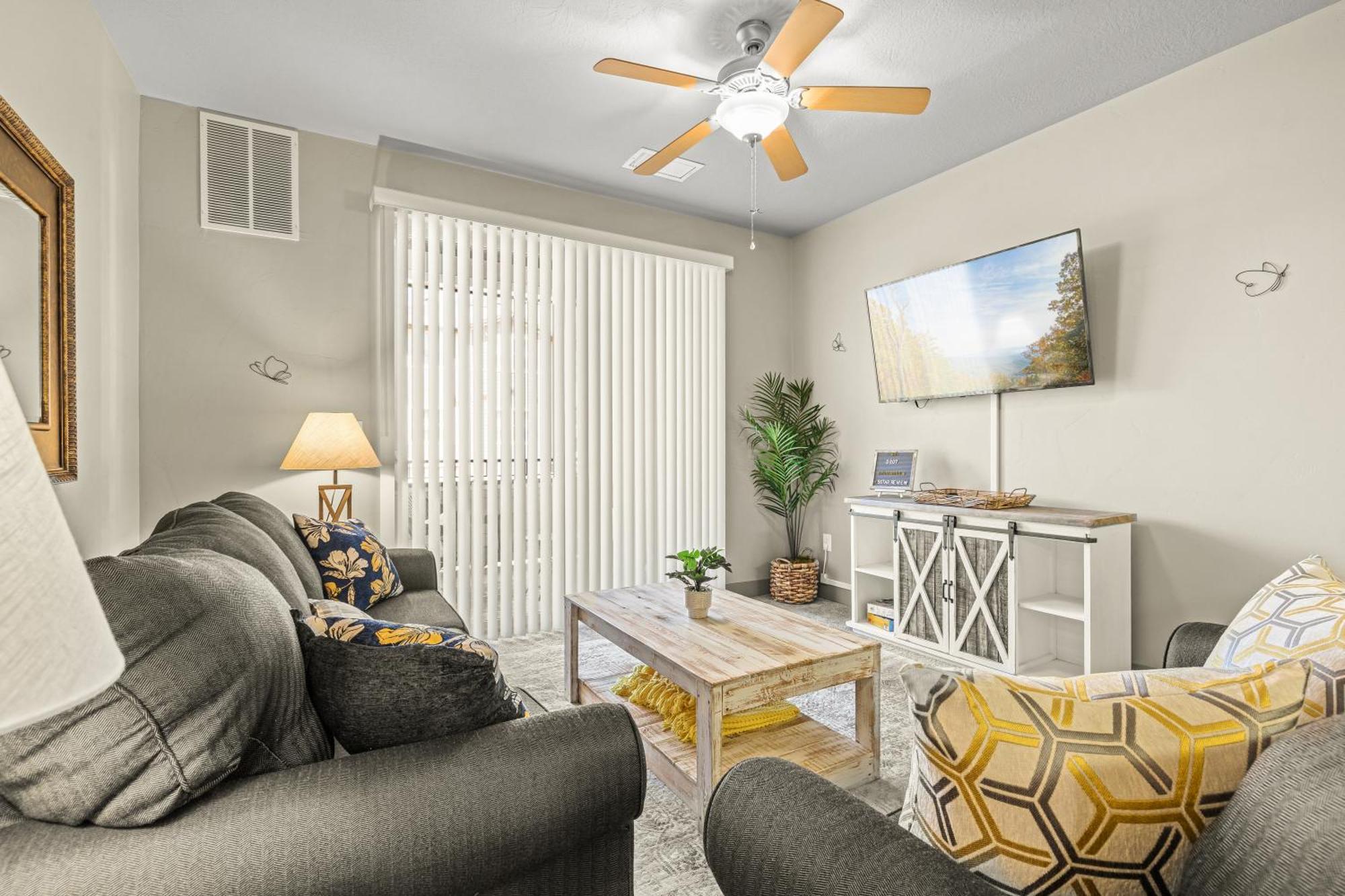 Butterfly Themed Kings Apartment With Private Garage & Access To Lux Hot Tub, Bbq & Gym South Jordan Extérieur photo