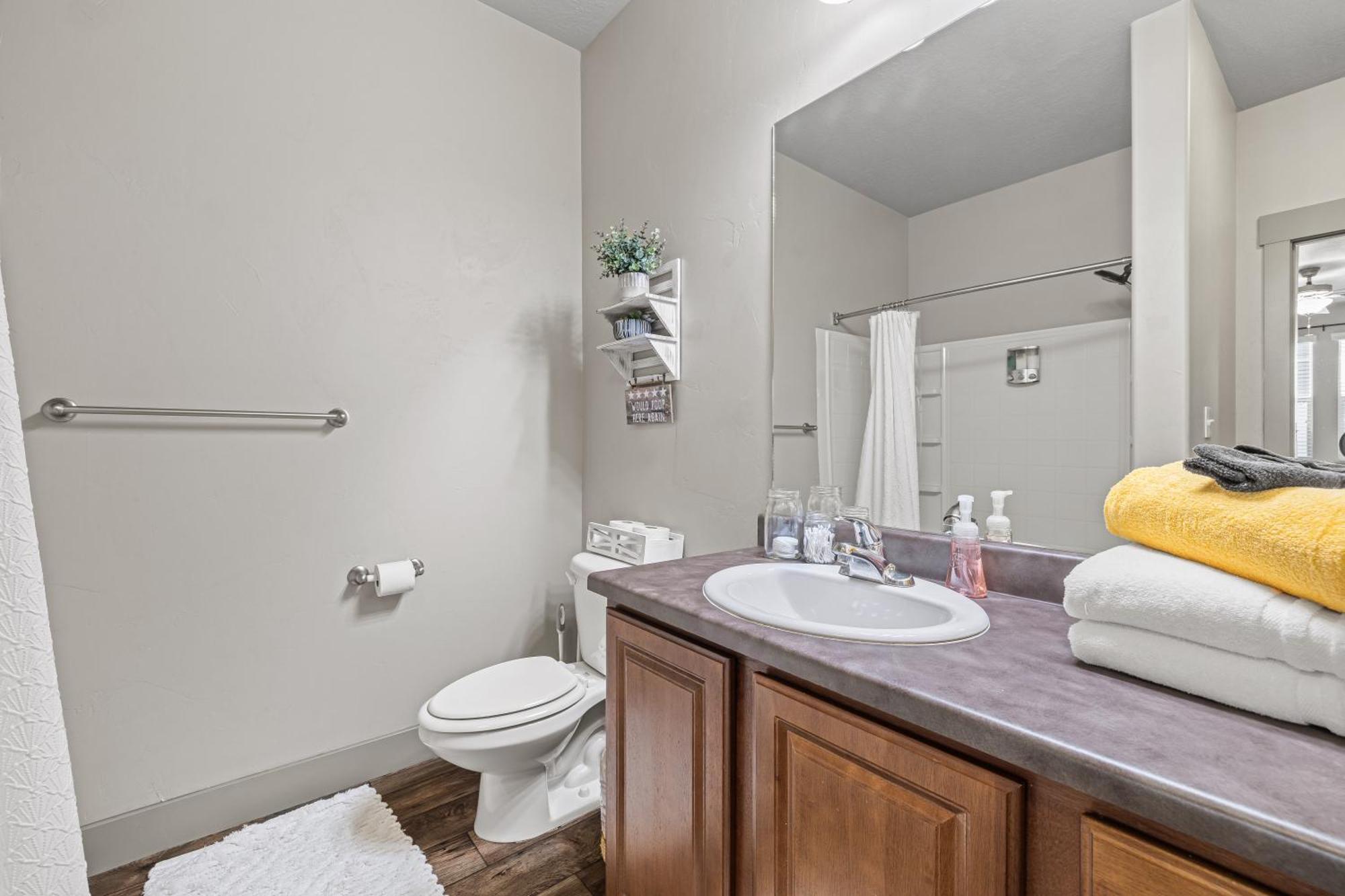 Butterfly Themed Kings Apartment With Private Garage & Access To Lux Hot Tub, Bbq & Gym South Jordan Extérieur photo