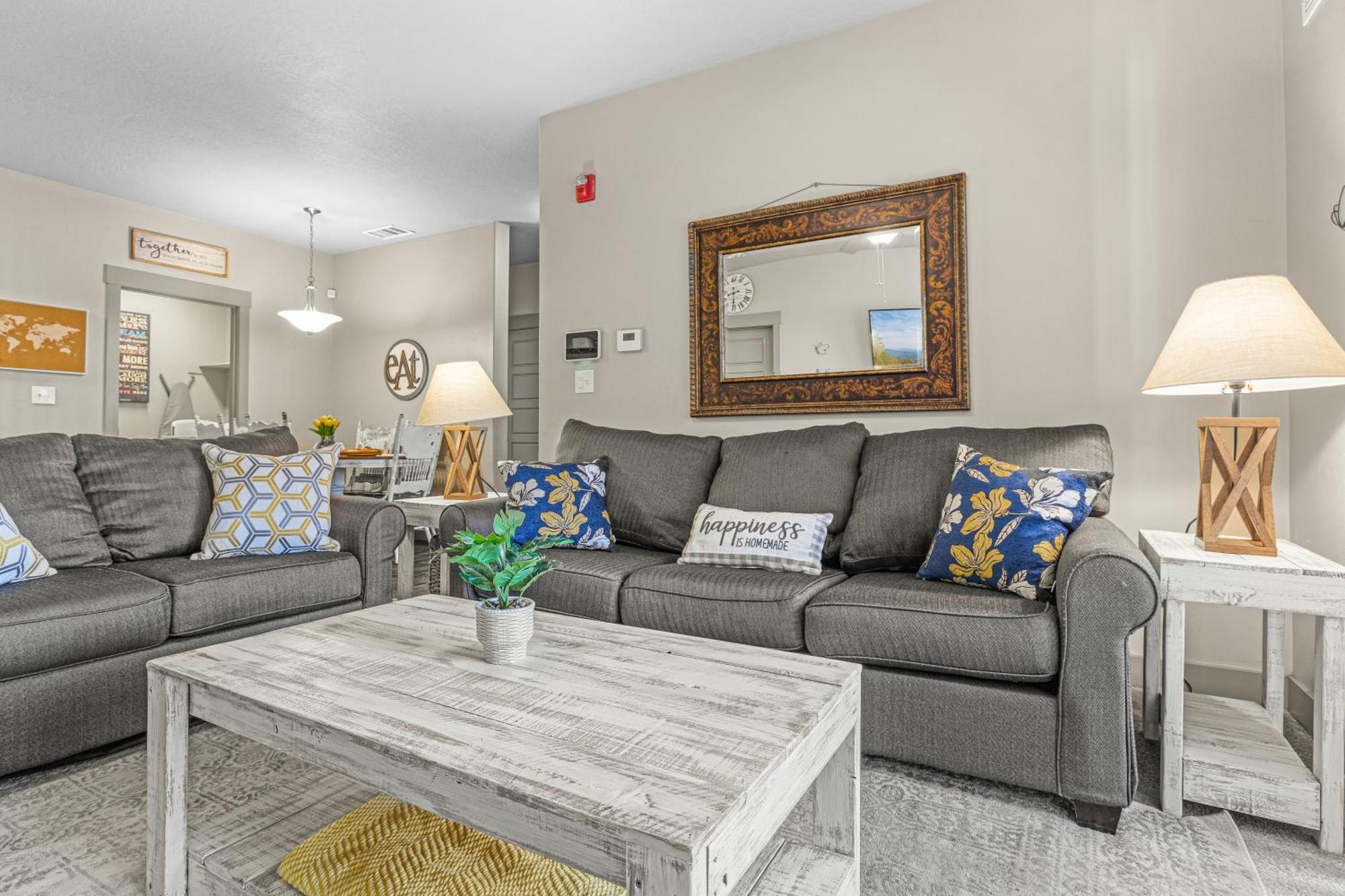 Butterfly Themed Kings Apartment With Private Garage & Access To Lux Hot Tub, Bbq & Gym South Jordan Extérieur photo
